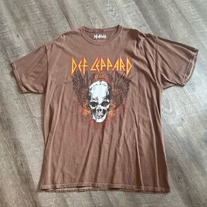 Def Leppard Brown Short Sleeve Band Tee